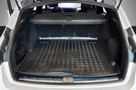 Mercedes-Benz E220 27 of 29