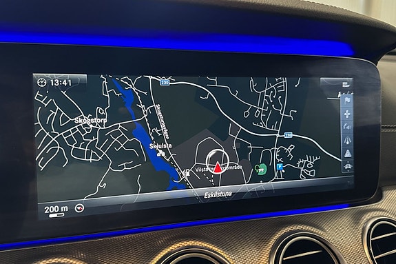 Mercedes-Benz E220 18 of 29