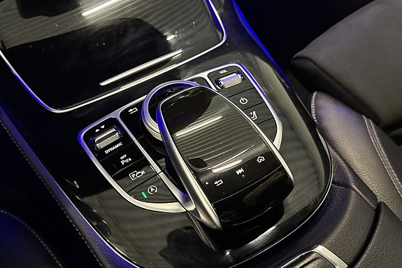 Mercedes-Benz E220 24 of 29