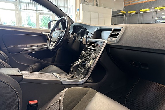 Volvo V60 5 of 11