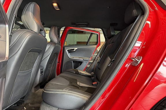 Volvo V60 7 of 11