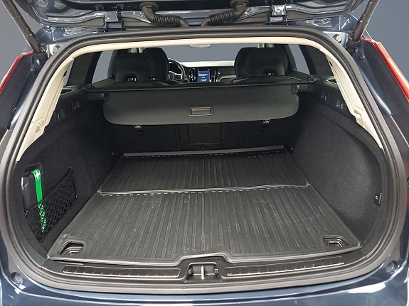 Volvo V60 8 of 16