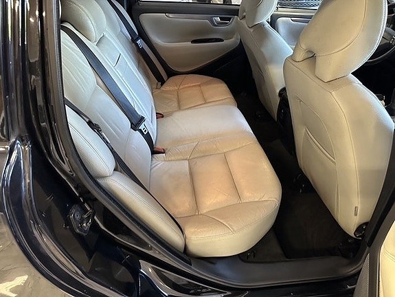 Volvo V70 16 of 21