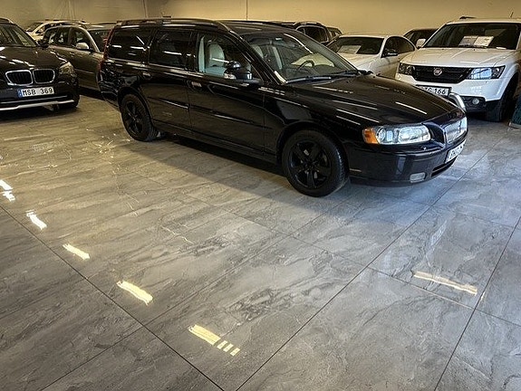 Volvo V70 2 of 21
