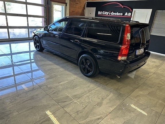 Volvo V70 4 of 21