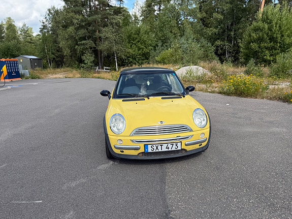 MINI Cooper 2 of 7