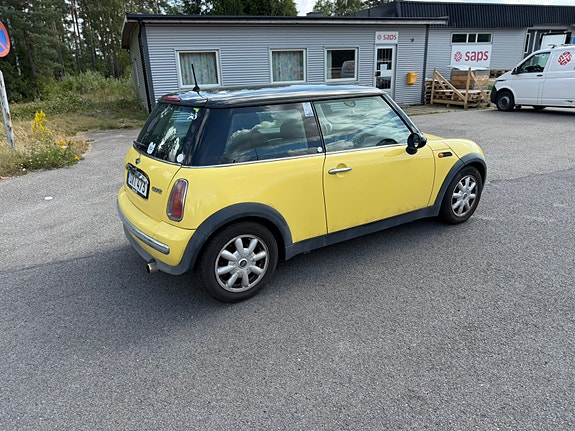 MINI Cooper 4 of 7