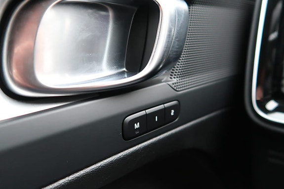 Volvo XC40 15 of 16