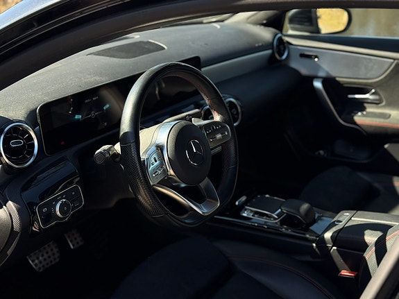 Mercedes-Benz A200 2 of 7
