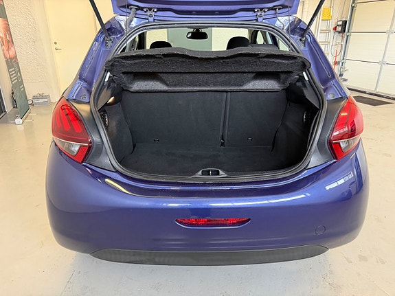 Peugeot 208 5 of 13