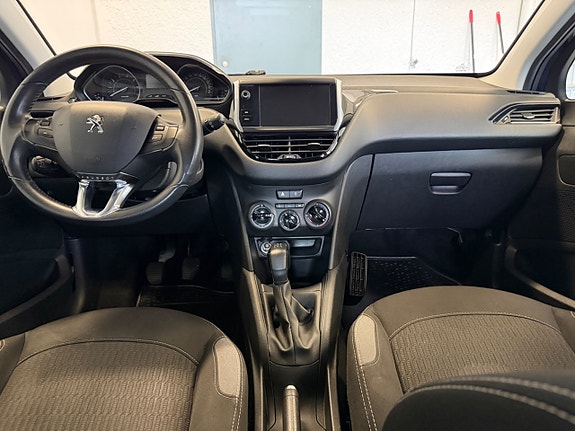Peugeot 208 10 of 13