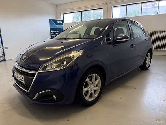 Peugeot 208 2 of 13
