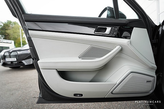 Porsche Panamera 4 20 of 25