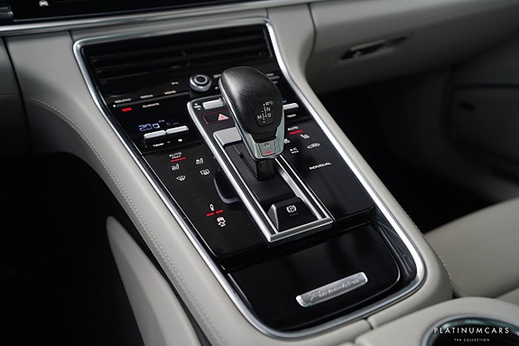 Porsche Panamera 4 19 of 21