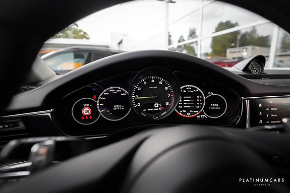 Porsche Panamera 4 10 of 25