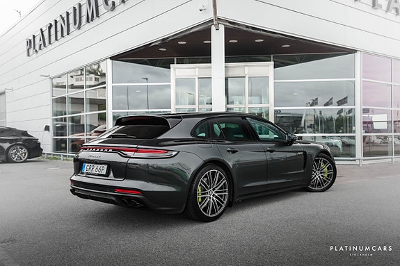 Porsche Panamera 4 2 of 25