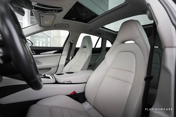Porsche Panamera 4 18 of 25