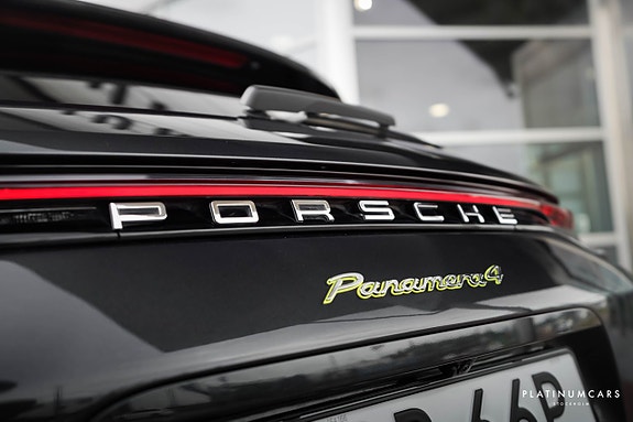 Porsche Panamera 4 24 of 25