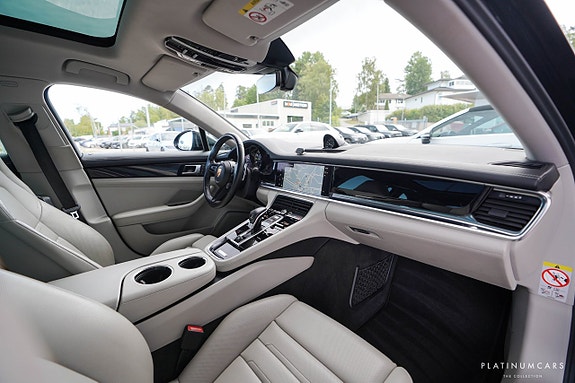 Porsche Panamera 4 9 of 21