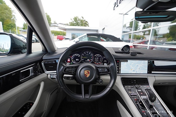 Porsche Panamera 4 13 of 21