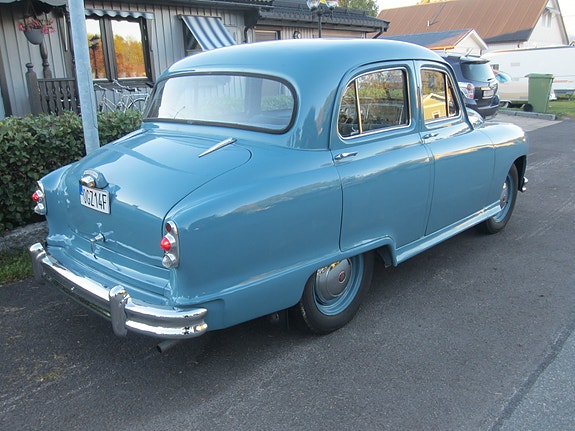 Standard Vanguard 2 of 6