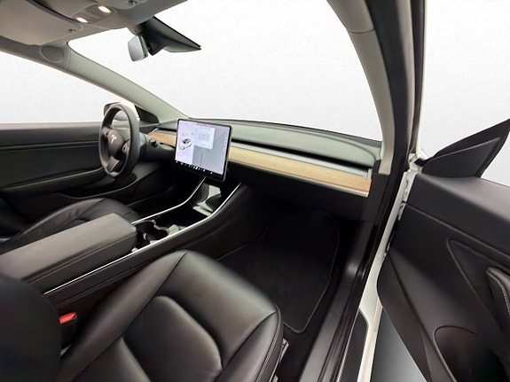 Tesla Model 3 28 of 30