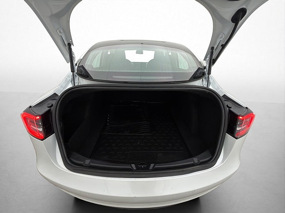 Tesla Model 3 30 of 30