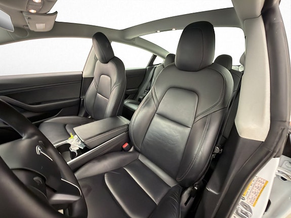 Tesla Model 3 13 of 30