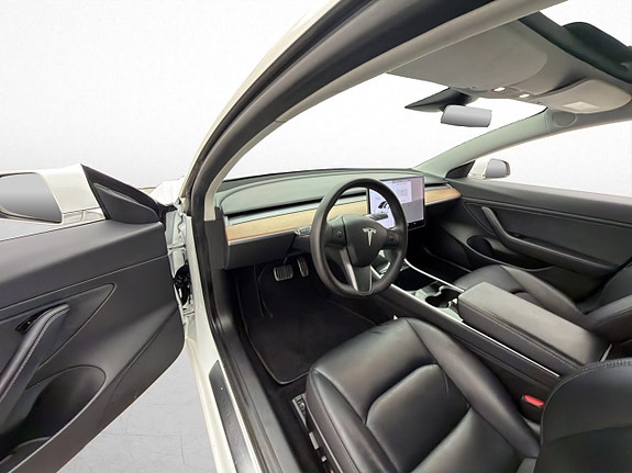 Tesla Model 3 11 of 30