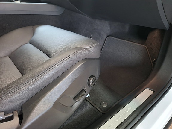 Volvo XC60 9 of 23