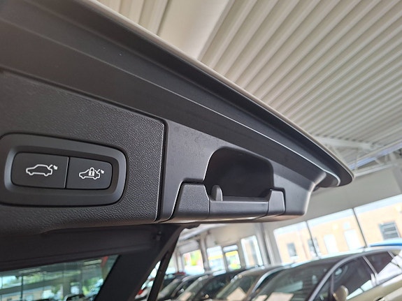 Volvo XC60 17 of 23