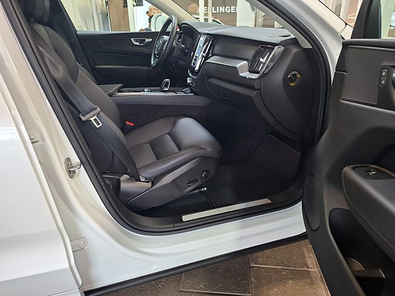 Volvo XC60 7 of 23