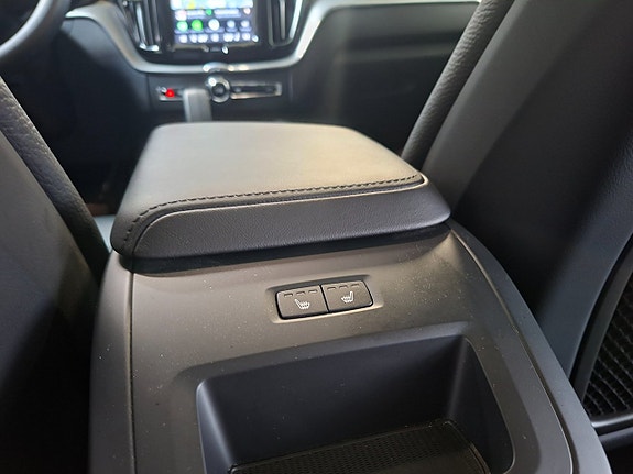 Volvo XC60 14 of 23