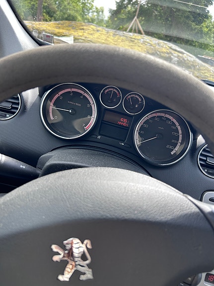 Peugeot 308 4 of 15