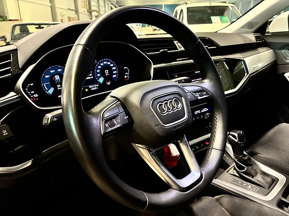 Audi Q3 23 of 29