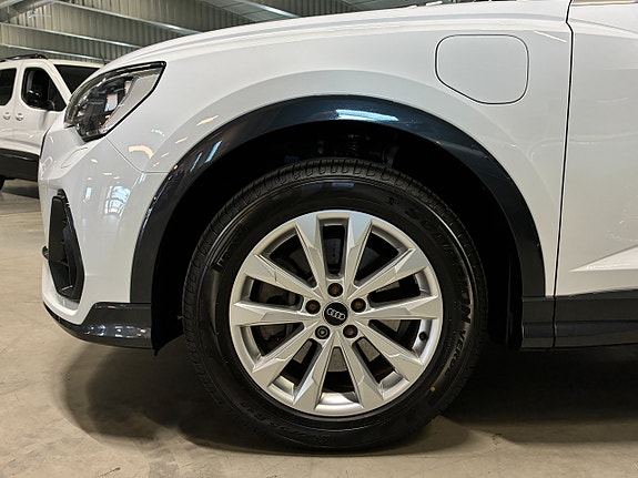 Audi Q3 11 of 29