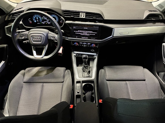 Audi Q3 20 of 29