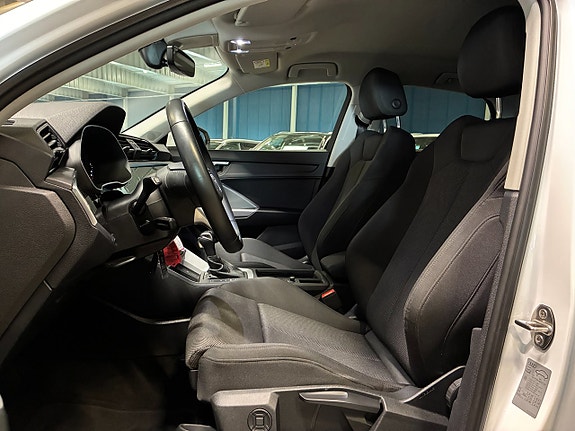 Audi Q3 17 of 29