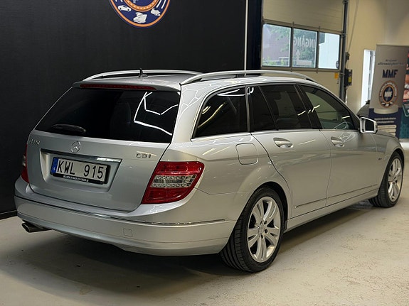 Mercedes-Benz C220 22 of 24