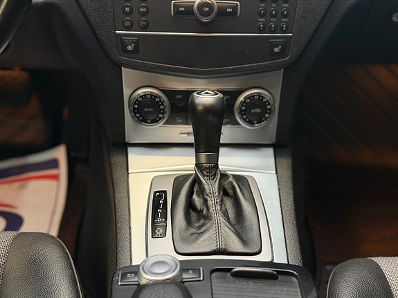 Mercedes-Benz C220 12 of 24