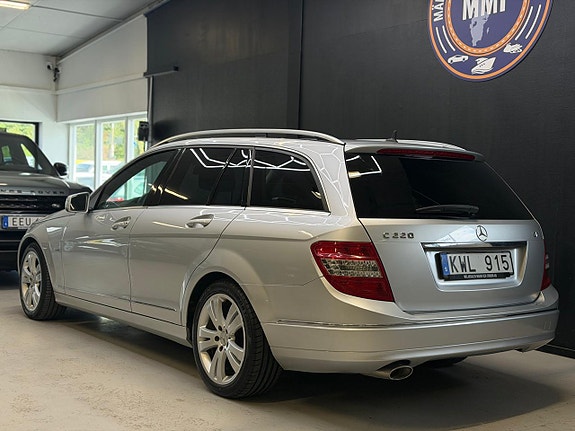 Mercedes-Benz C220 21 of 24