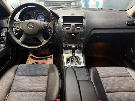 Mercedes-Benz C220 8 of 24