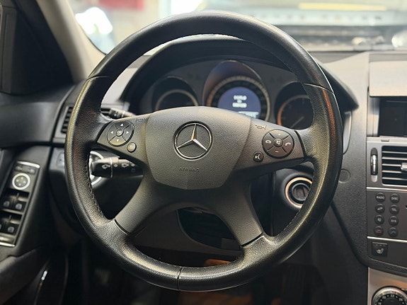 Mercedes-Benz C220 9 of 24