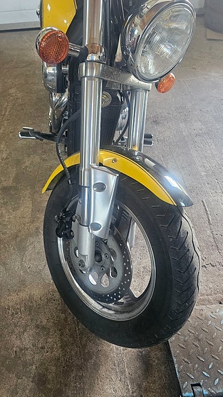 Suzuki Cycles VZ800 Marauder 0.8 2 of 4