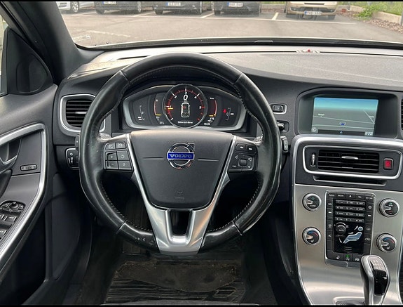 Volvo V60 4 of 10