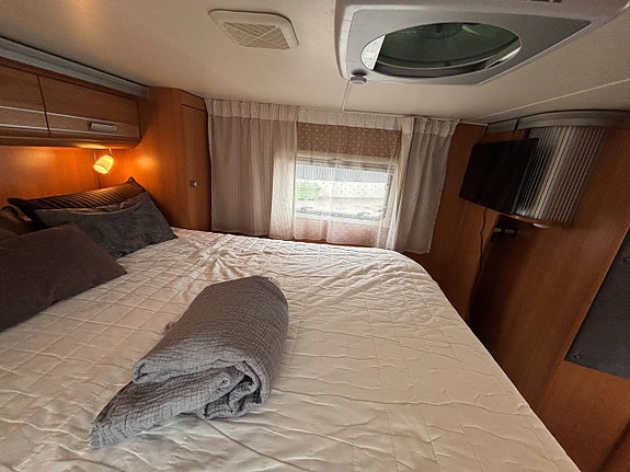 Dethleffs Advantage I 6951 Queenbed - Taksäng - Takfläkt - Rymlig - Ny Kamrem 16 of 17