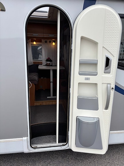 Dethleffs Advantage I 6951 Queenbed - Taksäng - Takfläkt - Rymlig - Ny Kamrem 8 of 17