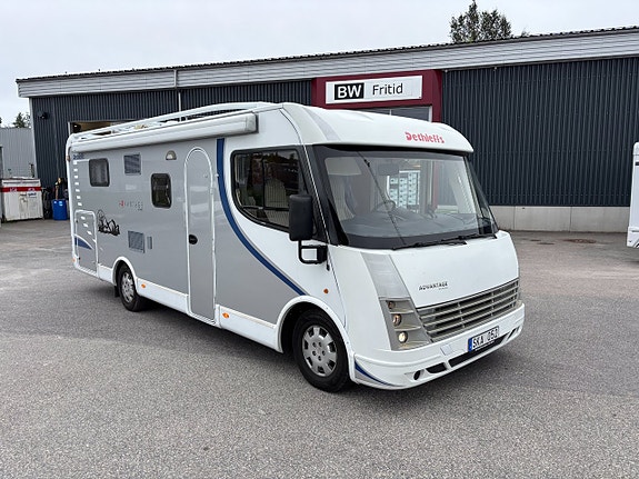 Dethleffs Advantage I 6951 Queenbed - Taksäng - Takfläkt - Rymlig - Ny Kamrem