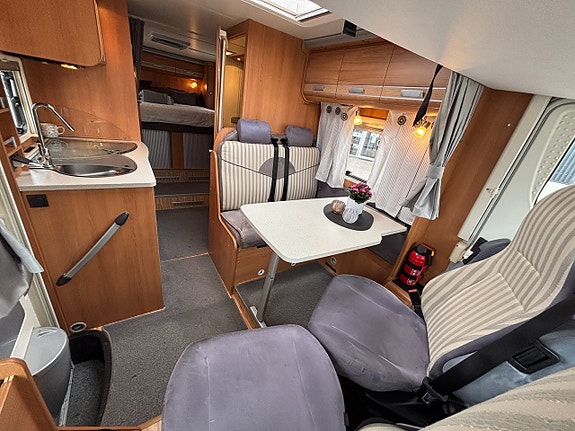 Dethleffs Advantage I 6951 Queenbed - Taksäng - Takfläkt - Rymlig - Ny Kamrem 11 of 17