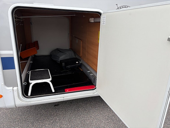 Dethleffs Advantage I 6951 Queenbed - Taksäng - Takfläkt - Rymlig - Ny Kamrem 7 of 17